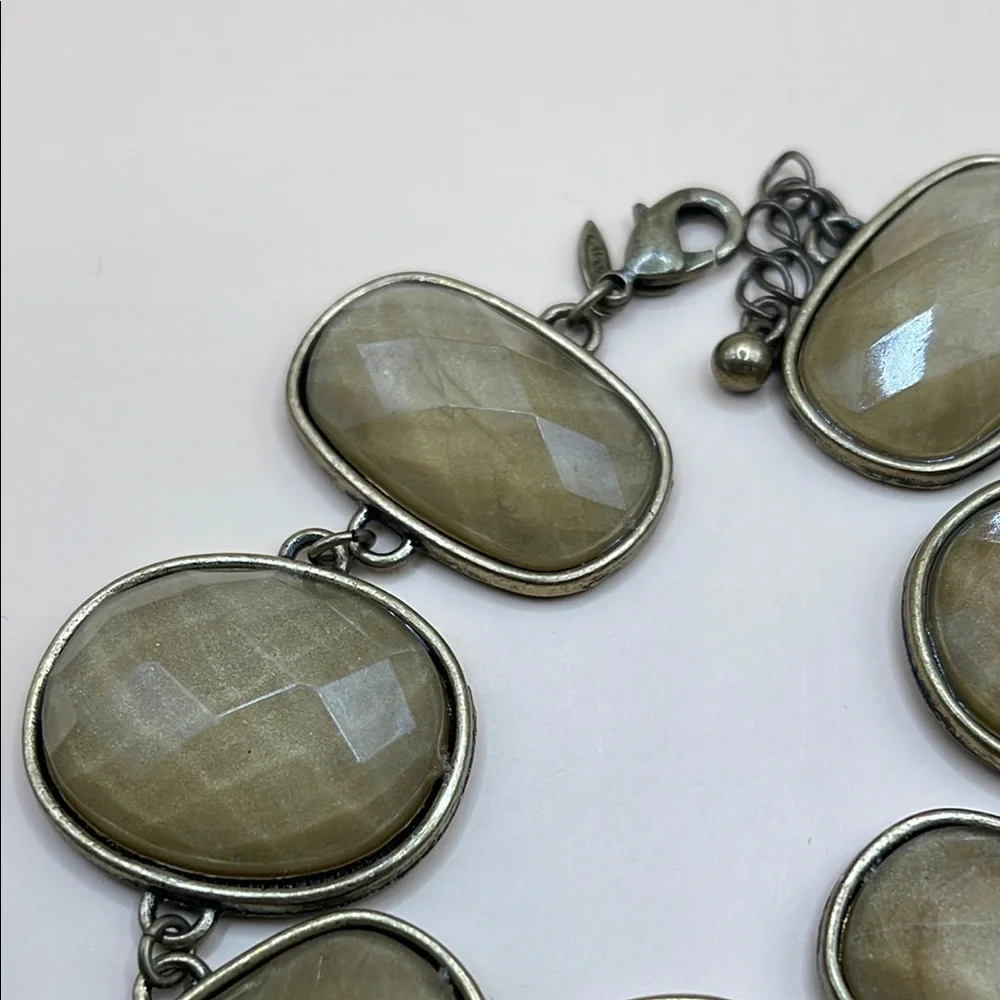 Beautiful large beige brassy faceted station style Bracelet signed Avon